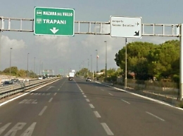 Perde il controllo dell'auto e muore lungo la diramazione Alcamo Trapani della A29