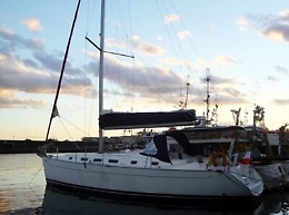 Riposto, la barca a vela usata per uno sbarco donata all'Istituto Nautico
