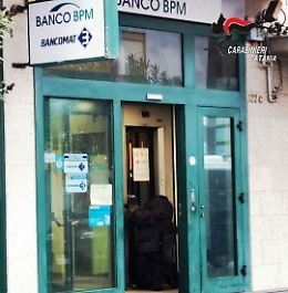 Valverde: volevano far saltare in aria il bancomat, costretti alla fuga dai Cc