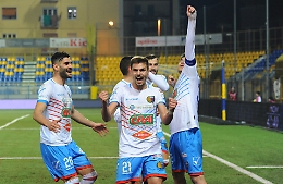 Il Catania batte un colpo e vince con la Cavese