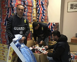 Caltanissetta, la Finanza sequestra 4.000 costumi di Carnevale non a norma