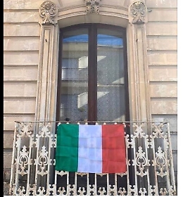 Io resto a casa: tifiamo tutti insieme per l'Italia