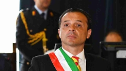 Messina, il Viminale contesta il “coprifuoco” del sindaco De Luca. Ma lui: «Vige la mia ordinanza»