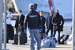 Coronavirus, Musumeci sullo Stretto: «Adesso controlli potenziati, ma prima ho dovuto gridare»