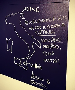 "Resto lontana da te oggi per riabbracciarti domani"