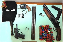 Rosolini, minacce al genero con un fucile a canne mozze: arrestato dalla Polizia