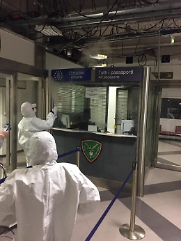 Coronavirus, paura sul volo Roma Palermo: «C'è un positivo»