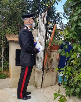 Coronavirus, il farmaco salvavita consegnato dai carabinieri