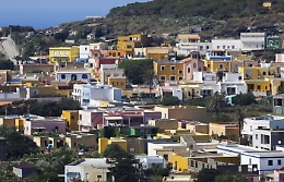 Coronavirus, paura di contagio, il medico di base appena sbarcato, mandato via