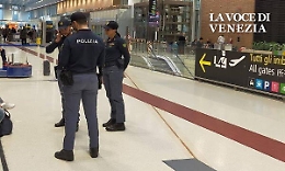 Coronavirus, «Mio nipote sta tornando dal Nord» e avvisa la Polizia