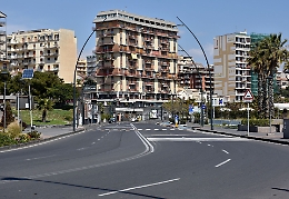 Lockdown in Sicilia, sì o no? La Lega si accoda a Musumeci e il M5s difende Conte