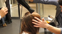 Parrucchieri e centri estetica
«Noi chiusi, con contagio a zero»