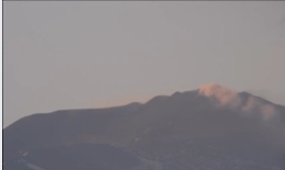 L'Etna si sta "ricaricando": in aumento tremore ed emissione di cenere