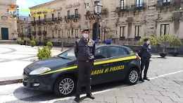 Chiusi quattro "compro oro" nel Catanese per commercio con privati