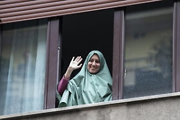 Silvia Romano, consigliere choc su Fb: «Impiccatela»