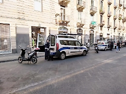 Catania, lotta a commercio abusivo, sosta selvaggia e motorini elettrici