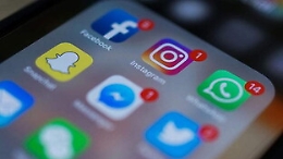 Foto di un disabile nudo sui social per deriderlo: tre denunce nel Catanese