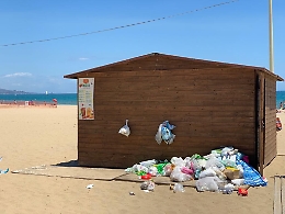Catania spiaggia libera n° 2: il chioschetto delle “meraviglie”