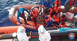 Mediterranea ha soccorso 70 naufraghi 
«Benvenuti sani e salvi in Europa»