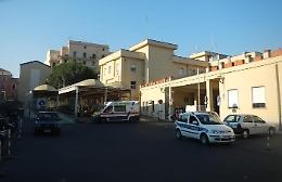 Catania, aggredito direttore medico del "Garibaldi": in 3 tentano di forzare area covid