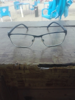 Catania: ritrovati occhiali da vista alla spiaggia libera n.3