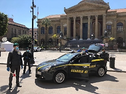 Palermo, otto denunciati per contrabbando di sigarette
