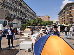 Catania, sgomberata la tendopoli di piazza della Repubblica
