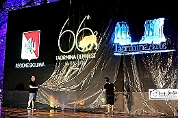 Taormina Film Fest, assegnati i premi: le foto pi&ugrave; belle dal Teatro Antico