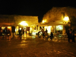 Marzamemi: turisti si lamentano del cibo, ristoratore li insulta perché gay