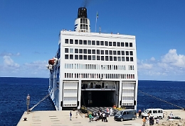 Migranti, nuovo bando del governo per cercare altre navi quarantena