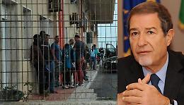 Migranti, Musumeci: «Alzare la voce serve. Hotspot Pozzallo comincia a svuotarsi»
