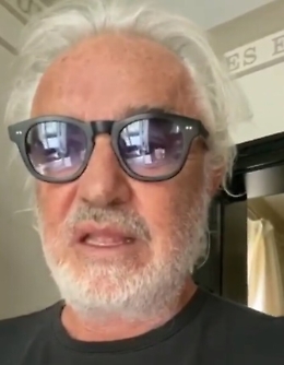 Briatore torna su Instagram: «Ancora in isolamento, ma pronto a ricominciare»