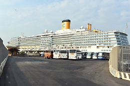 Crociere, Costa Deliziosa a Catania: è la prima nave della compagnia a tornare in mare