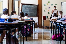 La situazione nelle scuole d'Italia. Azzolina: «Strade piena di insidie»