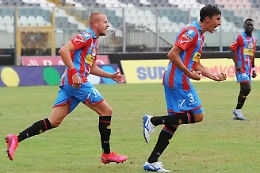 Calcio Catania, Claiton salva i rossazzurri nel finale: solo un "pareggino" all'esordio