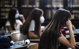 Covid, Cartabellotta: «Evoluzione varianti è un rebus. In autunno mascherine e vaccini»