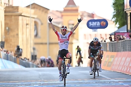 Giro d'Italia, Diego Ulissi vince ad Agrigento la 2/a tappa
