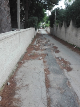 Siracusa: la struttura di un parcheggio danneggiata e abbandonata