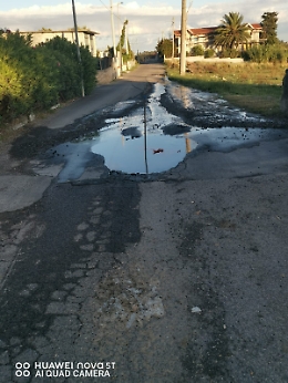 Vaccarizzo (CT): manto stradale dissestato, l'AMT sospende le corse