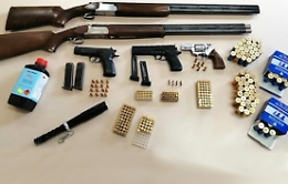 Randazzo, il libero professionista che girava con un arsenale in auto