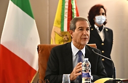 Flop del click day, Musumeci invia gli ispettori e "richiama" i dirigenti