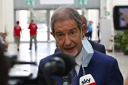 Il presidente Musumeci torna alla carica: &laquo;Il 70% dei dipendenti della Regione &egrave; inutile&raquo;