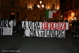 Catania, commercianti e ristoratori: “La vera emergenza è questo governo”