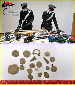 Mineo, tombaroli sorpresi mentre depredavano il sito di Palike