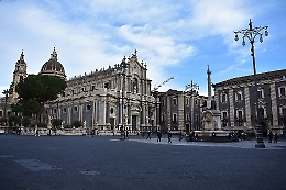 S. Agata, piazza Duomo "blindata" a Catania nei giorni della festa. Pogliese: «Controlli rigorosi»