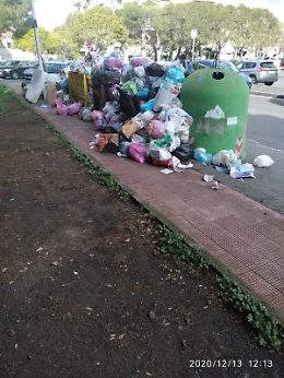Catania, Piazza del Carmelo: "Ed io pago!"