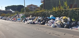 San Giovanni Galermo:  strada al confine utilizzata come discarica