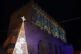 Covid, incombe il "rosso" sulle Feste ma il Governo ancora non decide