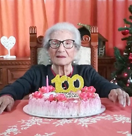 Porto Empedocle, festa grande per i cento anni di nonna Giovanna