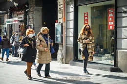 Stretta anti-Covid, si abbassano criteri per fasce. Conte: «Ancora sacrifici»